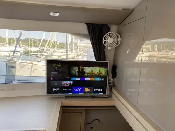 Lucia 40 - Boatscribe.com
