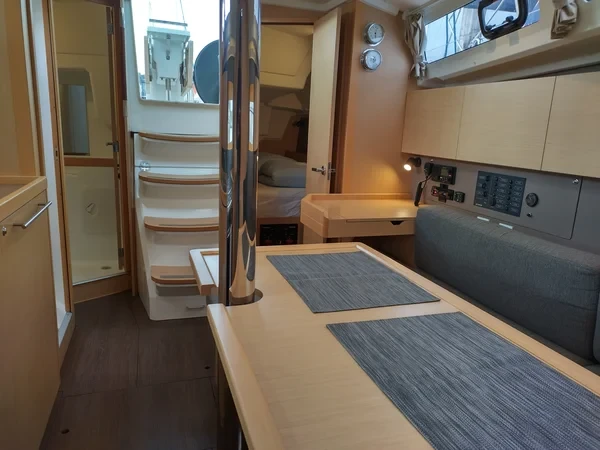 Oceanis 35 - Boatscribe.com