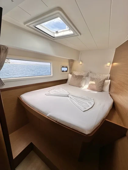 Lagoon 42 - Boatscribe.com