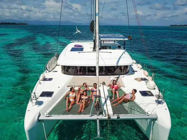Lagoon 42 - Boatscribe.com