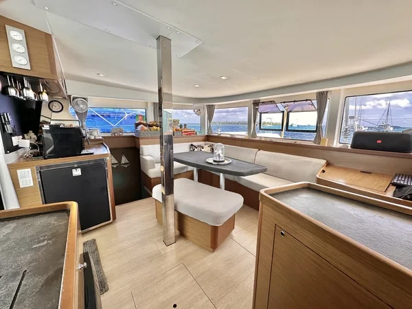 Lagoon 42 - Boatscribe.com