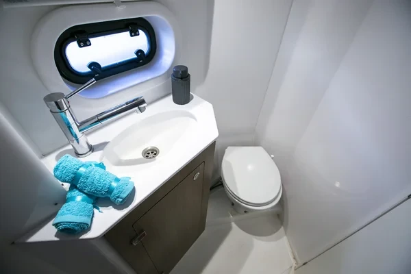 Bali 4.2 - Boatscribe.com