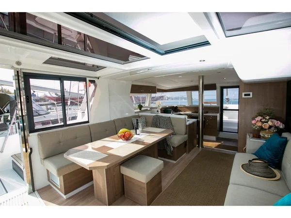 Bali 4.2 - Boatscribe.com