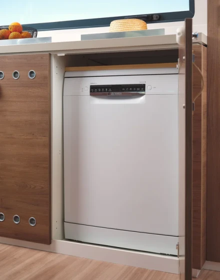 Bali 5.4 - Boatscribe.com