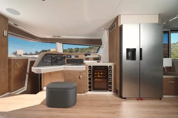 Bali 5.4 - Boatscribe.com