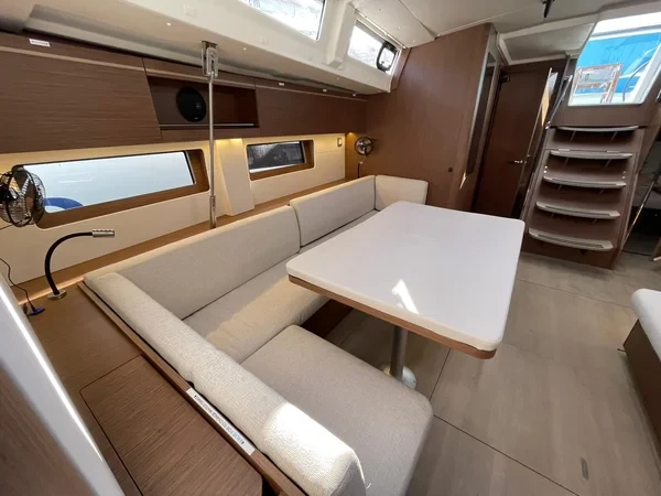 Oceanis 51.1 - Boatscribe.com