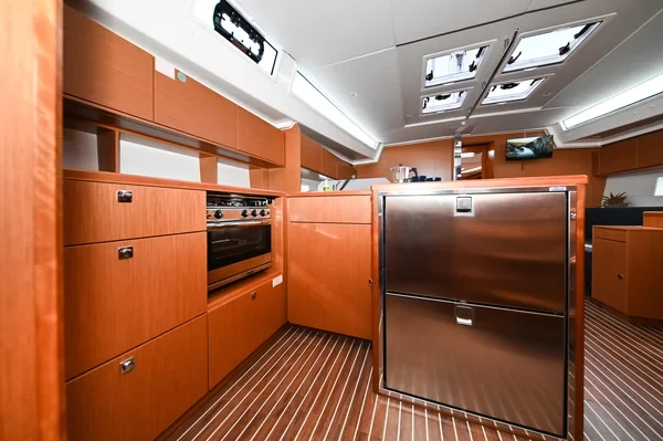 Bavaria C50 - Boatscribe.com