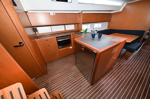 Bavaria C50 - Boatscribe.com