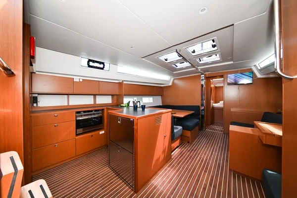 Bavaria C50 - Boatscribe.com