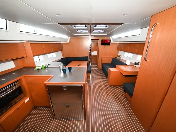 Bavaria C50 - Boatscribe.com