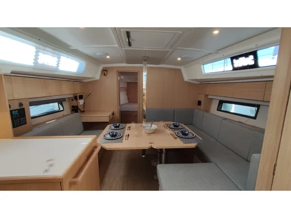 Bavaria C42 - Boatscribe.com