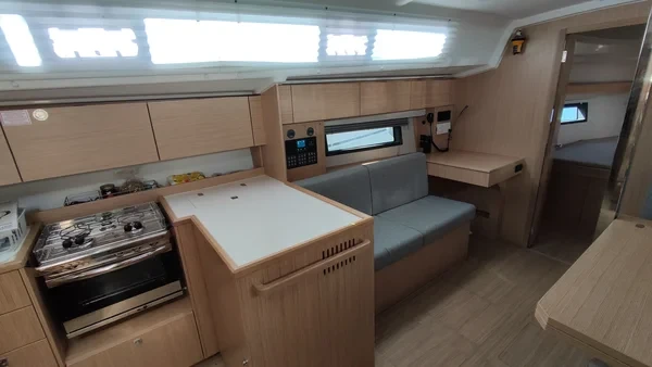 Bavaria C42 - Boatscribe.com