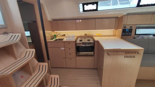 Bavaria C42 - Boatscribe.com