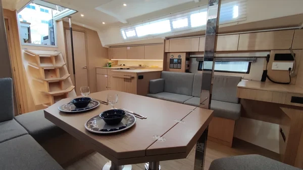 Bavaria C42 - Boatscribe.com