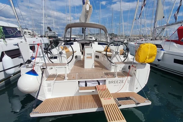 Oceanis 37.1 - Boatscribe.com