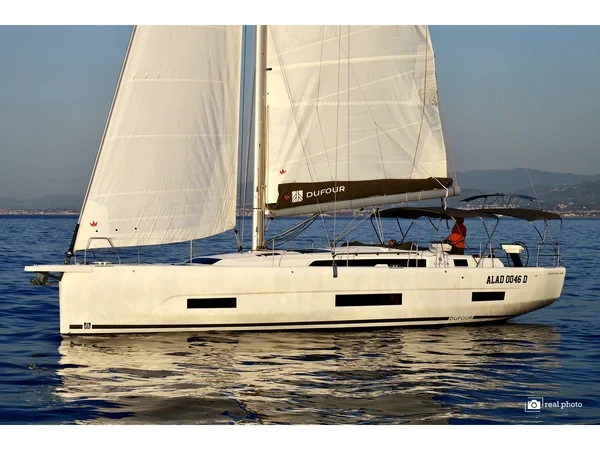 Dufour 470 - Boatscribe.com