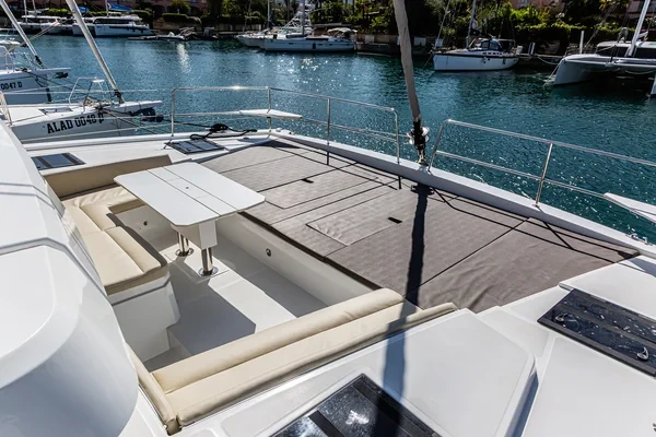 Bali 4.6 - Boatscribe.com