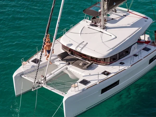 Lagoon 40 - Boatscribe.com