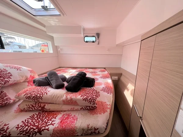 Lagoon 40 - Boatscribe.com