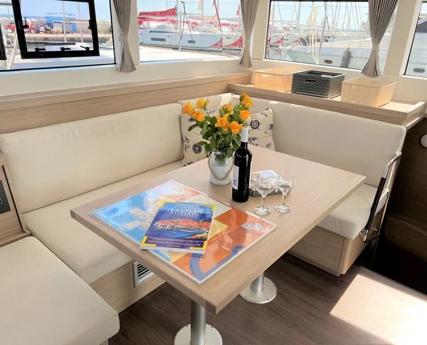Lagoon 40 - Boatscribe.com
