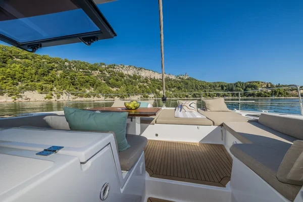 Bali 4.8 - Boatscribe.com