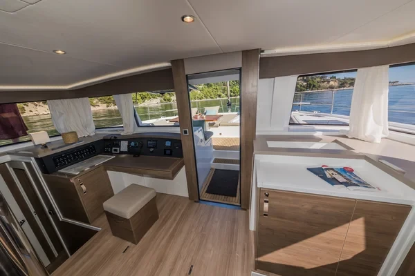 Bali 4.8 - Boatscribe.com