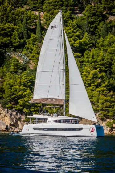 Bali 4.8 - Boatscribe.com