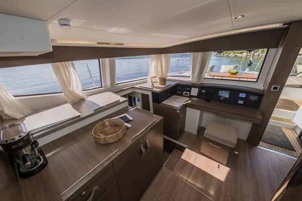 Bali 4.8 - Boatscribe.com