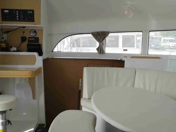 Lagoon 380 S2 - Boatscribe.com