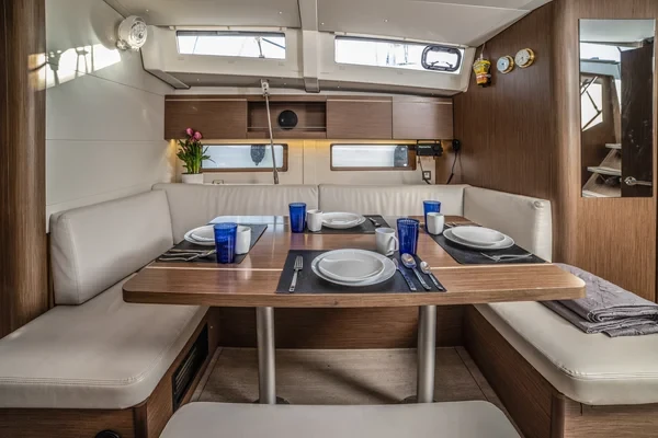 Oceanis 46.1 - Boatscribe.com