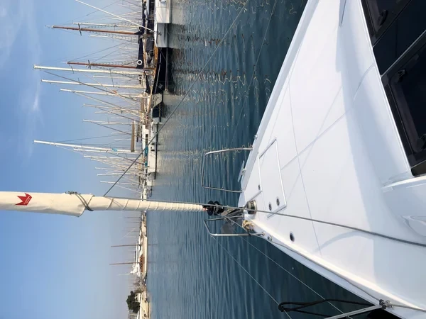 Oceanis 46.1 - Boatscribe.com