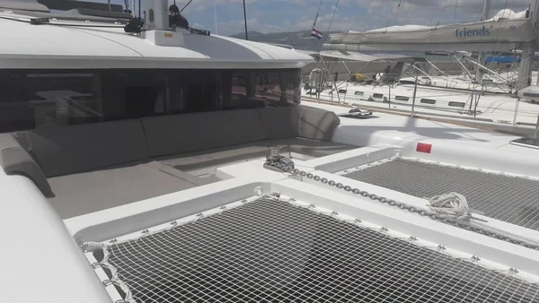 Lagoon 450 F - Boatscribe.com