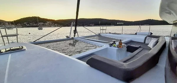 Lagoon 450 F - Boatscribe.com