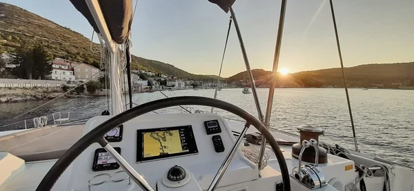 Lagoon 450 F - Boatscribe.com