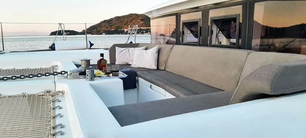 Lagoon 450 F - Boatscribe.com