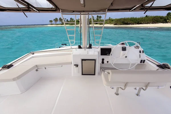 Bali 5.4 - Boatscribe.com