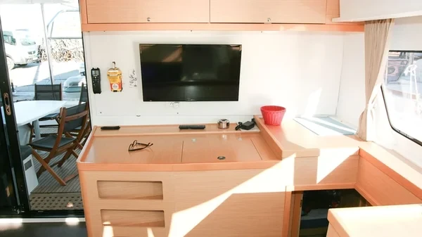 Lagoon 42 - Boatscribe.com