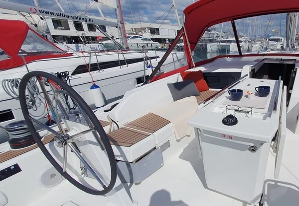 Oceanis 46.1 - Boatscribe.com