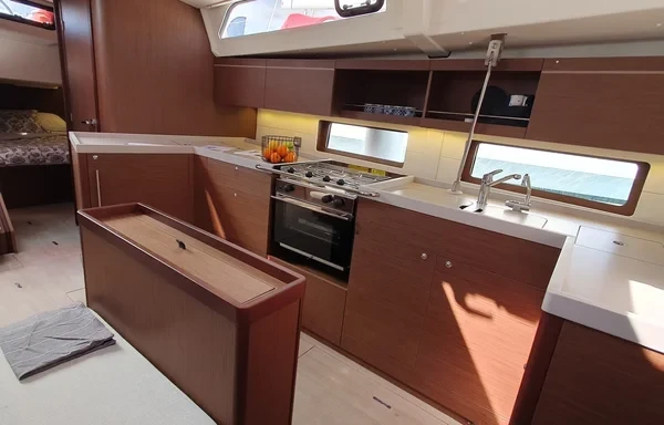 Oceanis 46.1 - Boatscribe.com