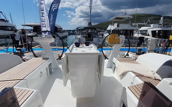 Oceanis 46.1 - Boatscribe.com
