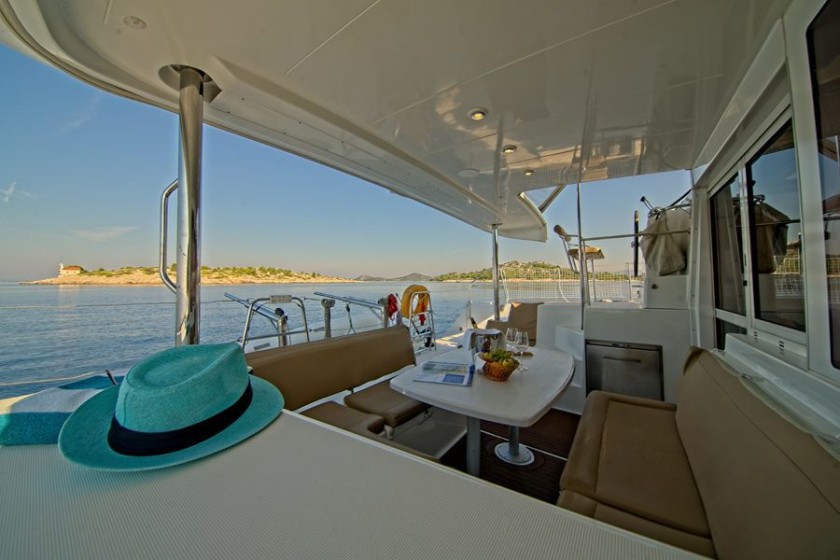 Lagoon 400 - Boatscribe.com