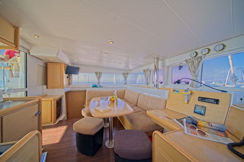 Lagoon 400 - Boatscribe.com