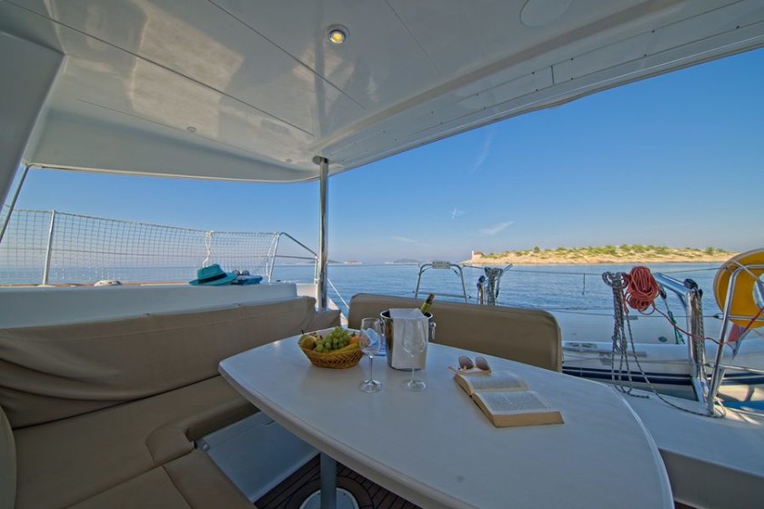 Lagoon 400 - Boatscribe.com