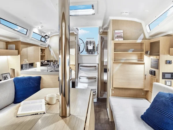 Oceanis 34.1 - Boatscribe.com