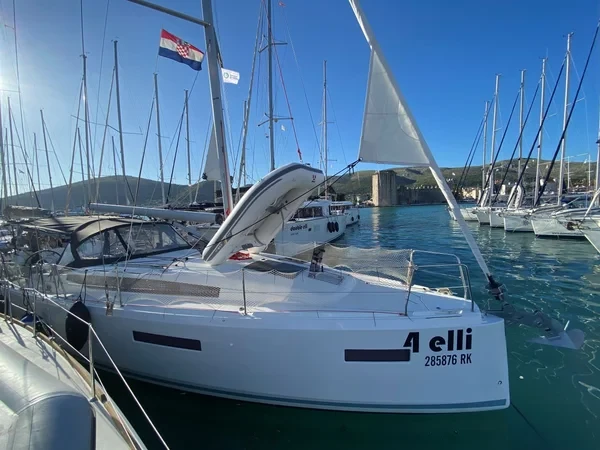 Sun Odyssey 380 - Boatscribe.com