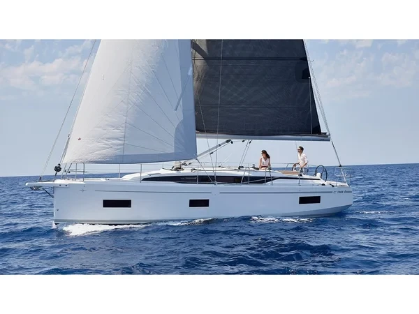 Bavaria C38 - Boatscribe.com