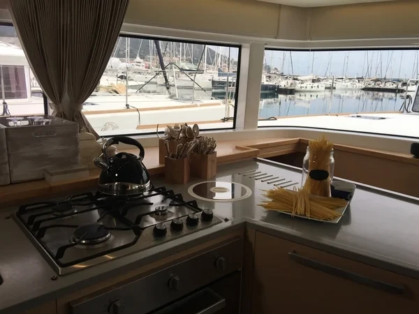 Lagoon 52 F - Boatscribe.com