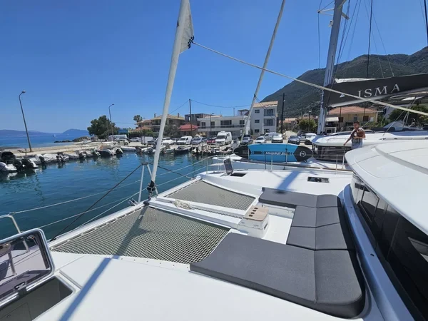 Lagoon 46 - Boatscribe.com