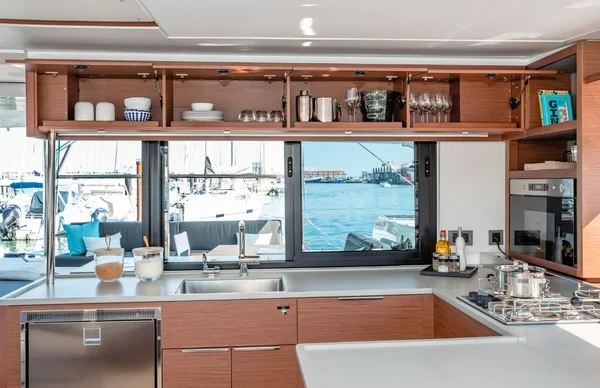 Lagoon 46 - Boatscribe.com