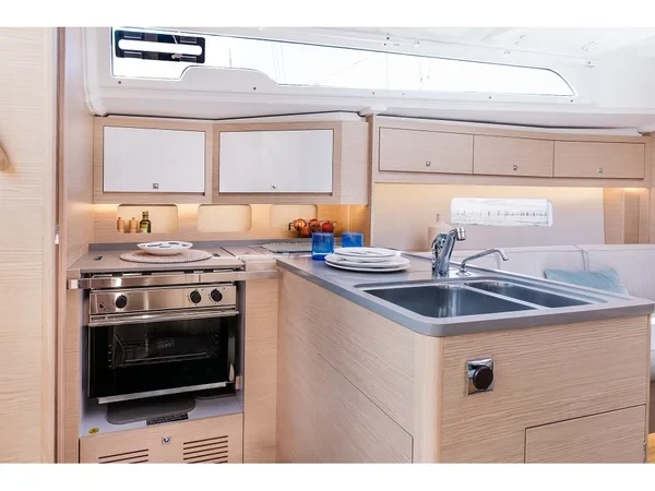 Dufour 37 - Boatscribe.com